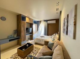 Luxury Studio House 392-4، مكان إقامة مع الخدمة الذاتية لإعداد الطعام في السادس من أكتوبر