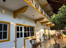 Casa Eulogia y Fortunata con AC y Desayuno a pasos del mar, caba&ntilde;a o casa de campo en Zipolite