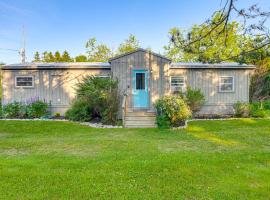 Half-Mi to Roque Bluffs State Park Quaint Cottage, hotel v destinaci Machiasport