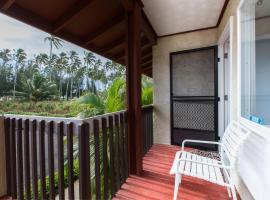 Village Manor D22, Kapaa Town Coconut Grove, Walk to Beach, מלון בWaipouli