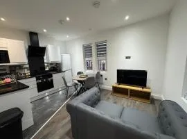 Modern 2 Bed Flat in Northampton