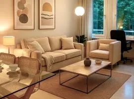 Scandi Design 1BD Apartment - Workspace Parking
