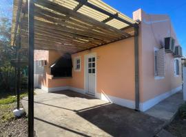 Cabaña 32 termas, ξενοδοχείο σε Chajari