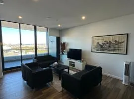 Eastern Suburbs APT near Beach and Shopping mall