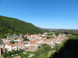 Les Hauts de Camarès, hotell i nærheten av Abbaye de Sylvanes kultursenter i Camarès