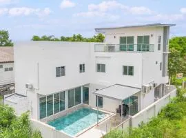 6BR Pool Villa - Karaoke and Pool Table near Golf