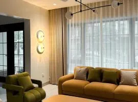 The Green Layer-Pool-Lift-Sky View-Pet friendly
