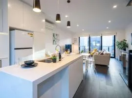 Modern 3-level Townhouse FreeParking