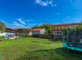 Villa Roža, a beautiful villa with pool close to the beach