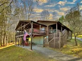 Moon Tower Cabin - Beautiful Water Views Firepit More