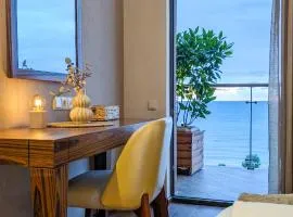 Luxury Dreamland Oasis Apartments