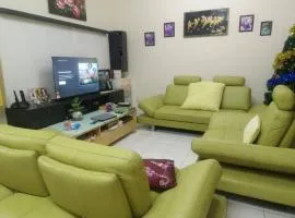 Master Bedroom Villa Damansara near IOI Damansara Mall and Segi College