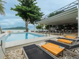 C115 Sea View Beach Bar 5 Dinning Beach Front F3