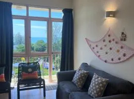 EE's Summer House - Homestay 3 min walk to beach