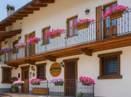 Agroturismo Au Jardin Fleuri - Camere, hotel u gradu 'Antey-Saint-André'