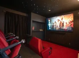 Free Parking -Kids Games Room w PS5, Arcade- Central-7 Bathrooms- Cinema