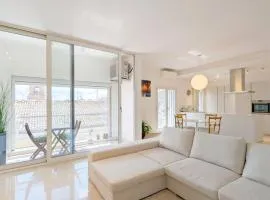 Carolina Apartment