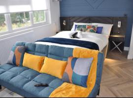 Cosy Studio- Central MK, hotel in Milton Keynes