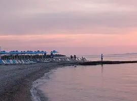 A-CLASS APARTMENT,near the sea & Patras University