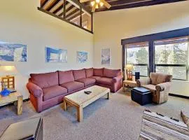 Beautiful 4 Bed Condo with Top Of The Hill Views!