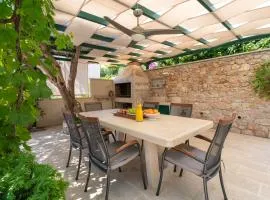 Casa ol'Bol - Modern Apartment with Seaview and Private Large Backyard