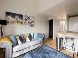 Unique Maisonette at Town Center