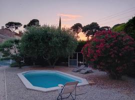 Villa de la Goutte d'Or, hotel u gradu Caromb