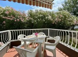 Enjoy the pool of our cozy flat - Beahost
