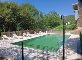 Hotel Rural Porta Coeli - Dehesa Santa Lucía – hotel w mieście San Martín del Castañar