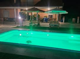 Villa Marusia, hotel v destinaci Tollo