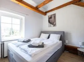Comfortable Stay for Families and Business Travelers - 5 Guests, Fast WiFi, Near Station