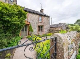 Quince Cottage - Cosy Country Cottage