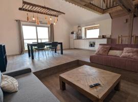 Renovated apartment with view, ξενοδοχείο σε Chanaz
