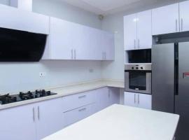 Detached duplex in ikoyi, chalupa v destinaci Lagos