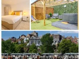 Pass the Keys The Soak House - Great Hot Tub