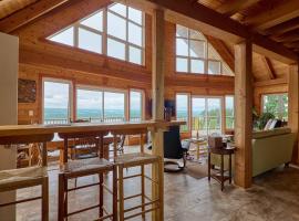 Stunning Lake Views Wine Country, Hotel in Burdett