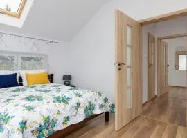 Zaciszny Dom HARALD - Taras & Ogrod - Wyspa Wolin by Noclegi Renters