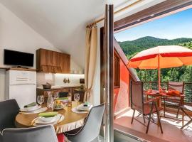 Appartamento Alpine Inspiration - Happy Rentals, hotel in Cesana Torinese