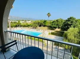 Saint-Florent studio vue piscine