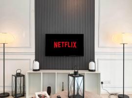 Comfy Terrace House Homestay near Zoo with Netflix，位于太平的酒店