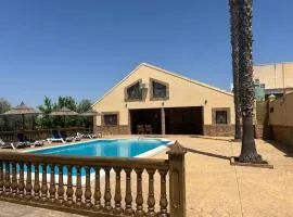 Relax y piscina privada para familias