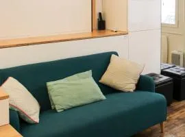 Charming bright studio in Clichy