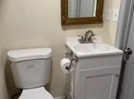 Downtown, 5-bed, 3-bath, 3-level