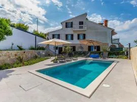 1 Bedroom Stunning Apartment In Medulin