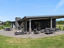 Awesome Home In Glesborg With Sauna