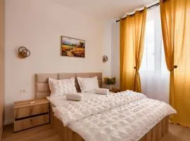 Sika Sunny Apartment - Free private parking & Balcony
