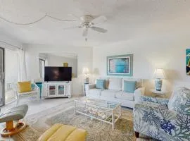 Oceanview condo with beach access, pool, tennis courts and private patio