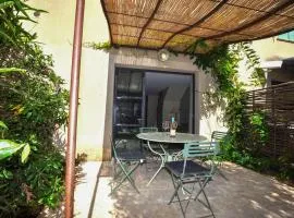 Nice Home In Saint-Laurent-De-La-Cabrerisse
