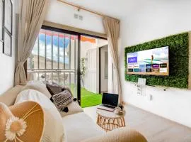 SEA VIEW, 5min BEACH, WiFi, POOL, CITY CENTER, DOLPHIN EXCURSIONS, KIDS FRIENDLY