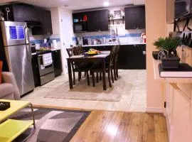 Entire suite Queen BRM Big Window Prvt Entry Patio